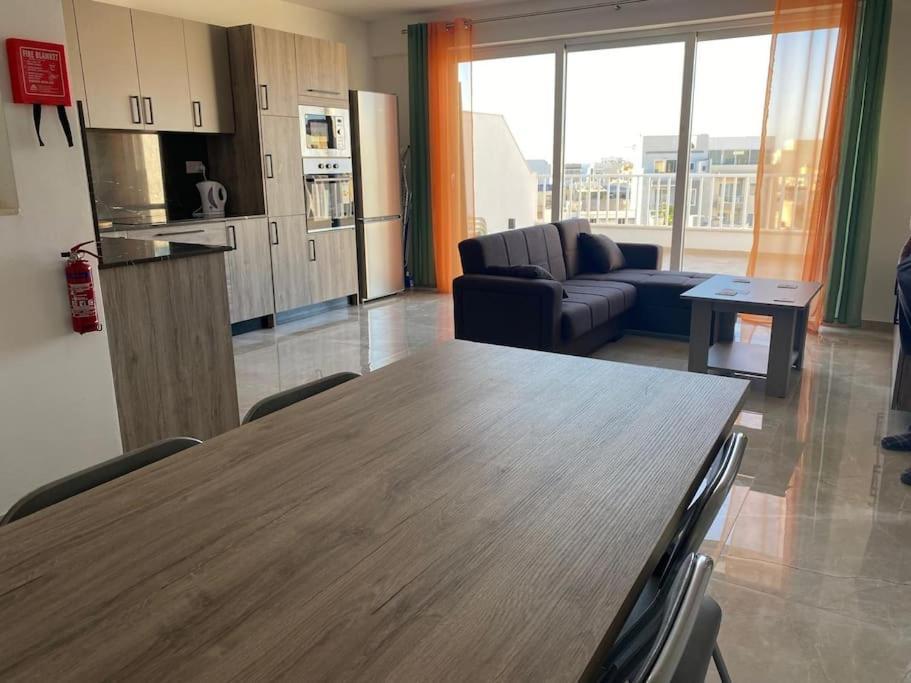 New Penthouse Apartment